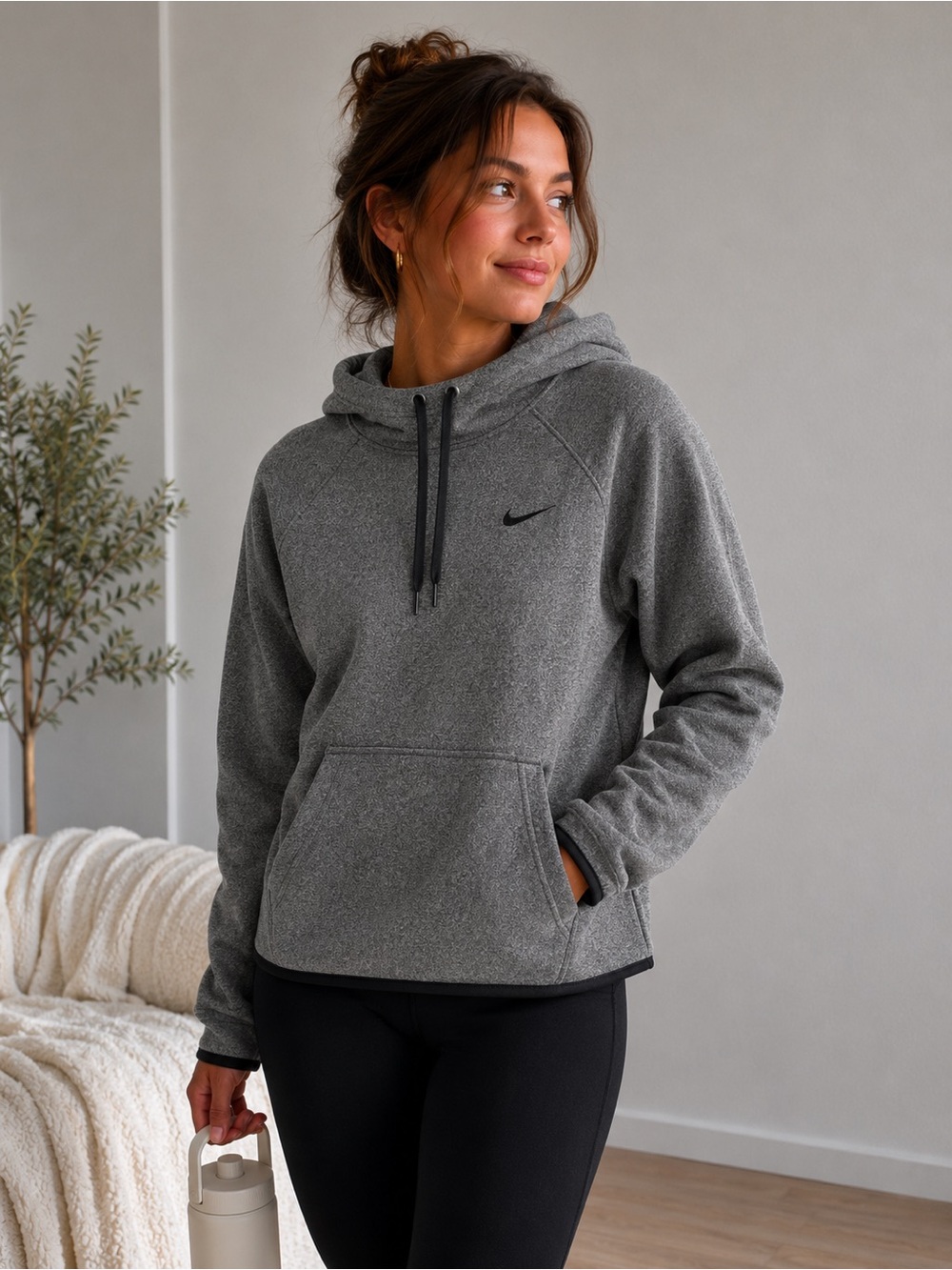 Nike Therma-FIT Hoodie Women’s Medium Gray Pullover Athletic Sweatshirt